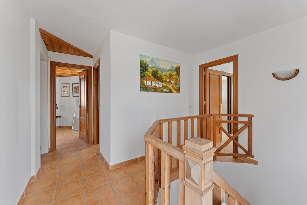 Geschakelde Woning te koop in Coín | 4 slaapkamers H5476765