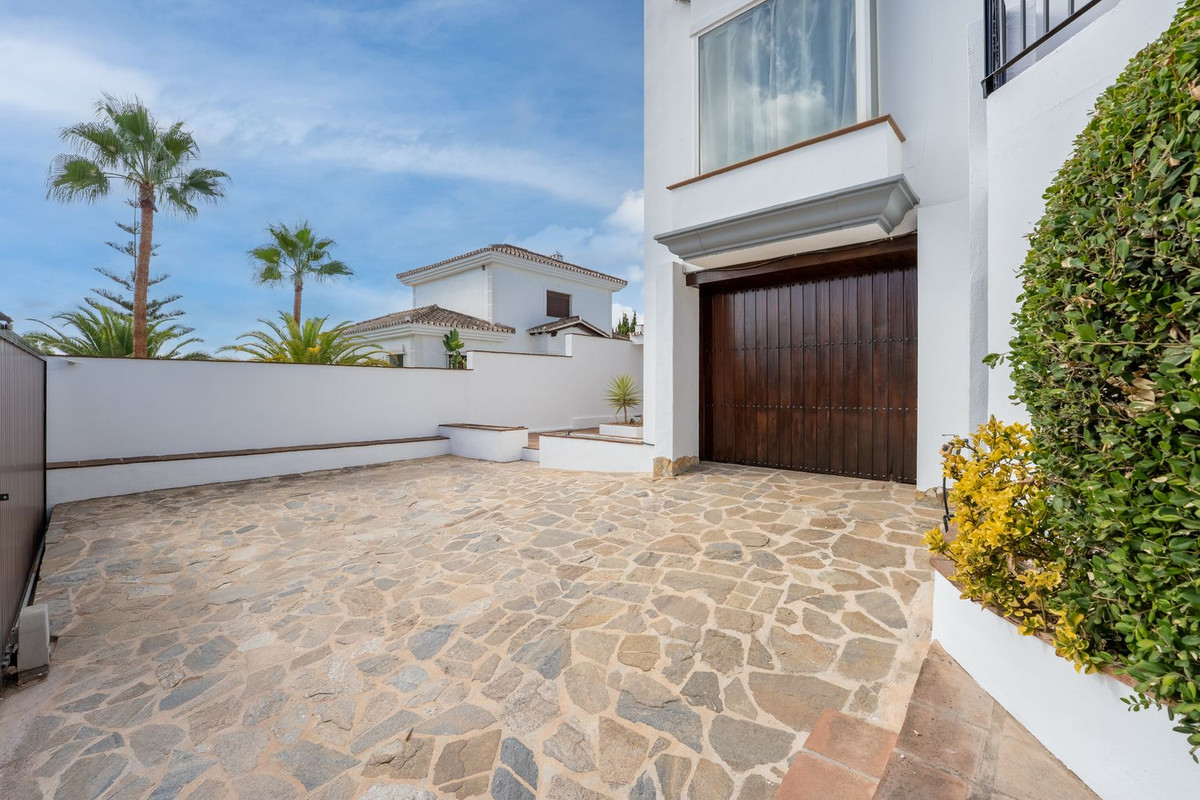 Geschakelde Woning te koop in Coín | 4 slaapkamers H5476765