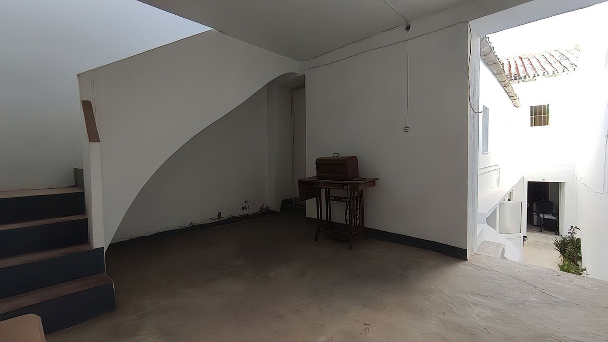 Geschakelde Woning te koop in Coín | 5 slaapkamers H5530402