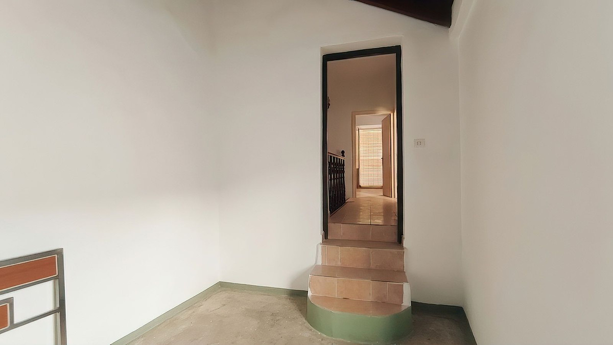 Geschakelde Woning te koop in Coín | 5 slaapkamers H5530402
