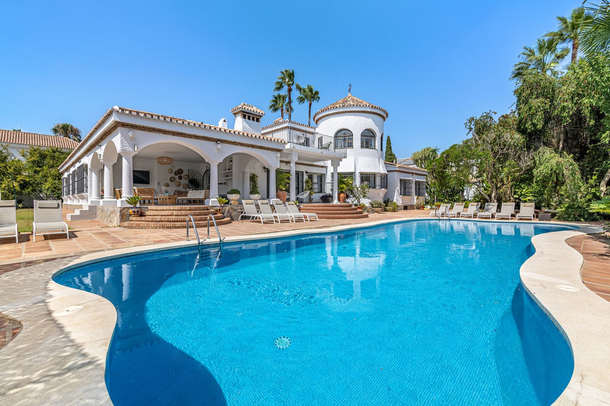 Vrijstaande Villa in Cortijo Blanco-1