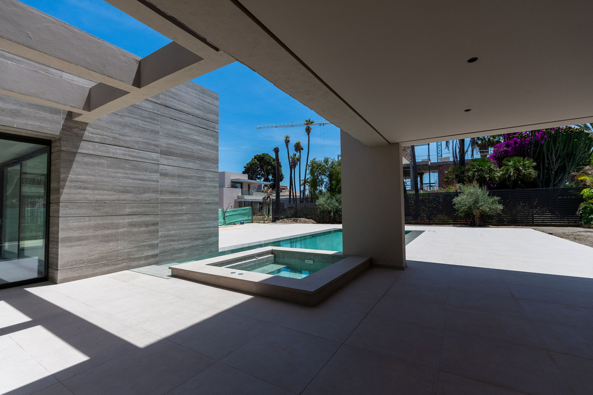 Property main view 60