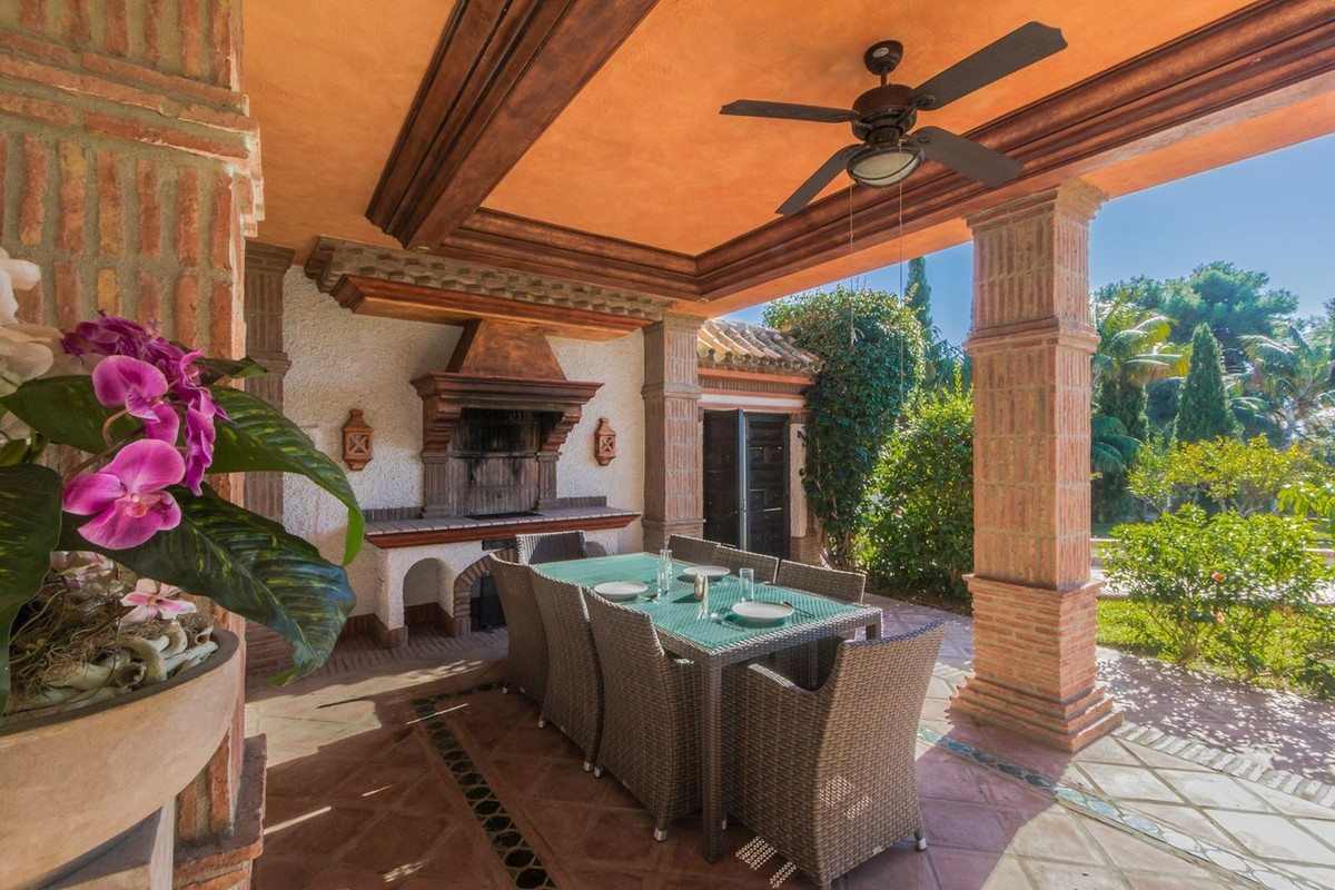 Huis te koop in Costabella | 4 slaapkamers H4621810