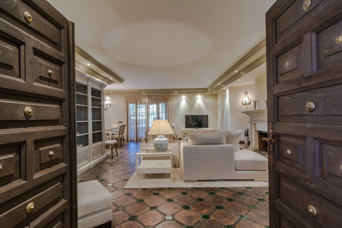 Huis te koop in Costabella | 4 slaapkamers H4621810