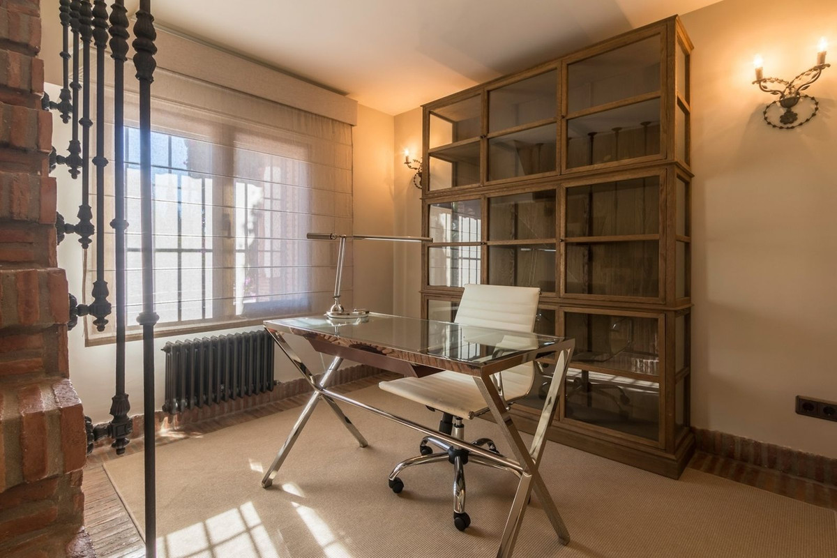 Huis te koop in Costabella | 4 slaapkamers H4621810