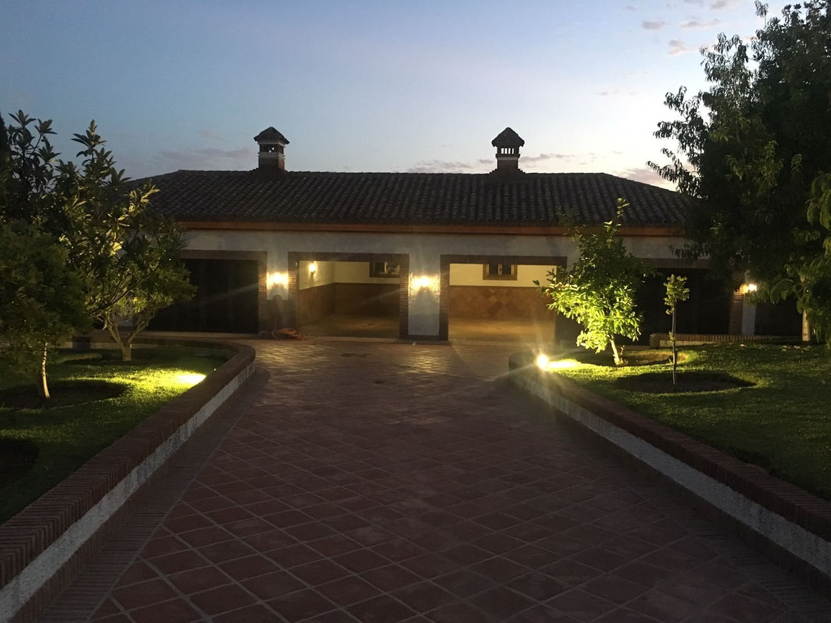 Huis te koop in Costabella | 4 slaapkamers H4621810