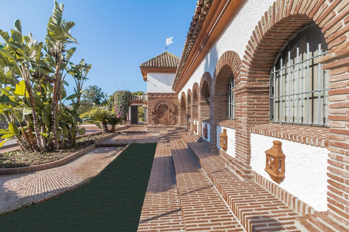 Huis te koop in Costabella | 4 slaapkamers H4621810