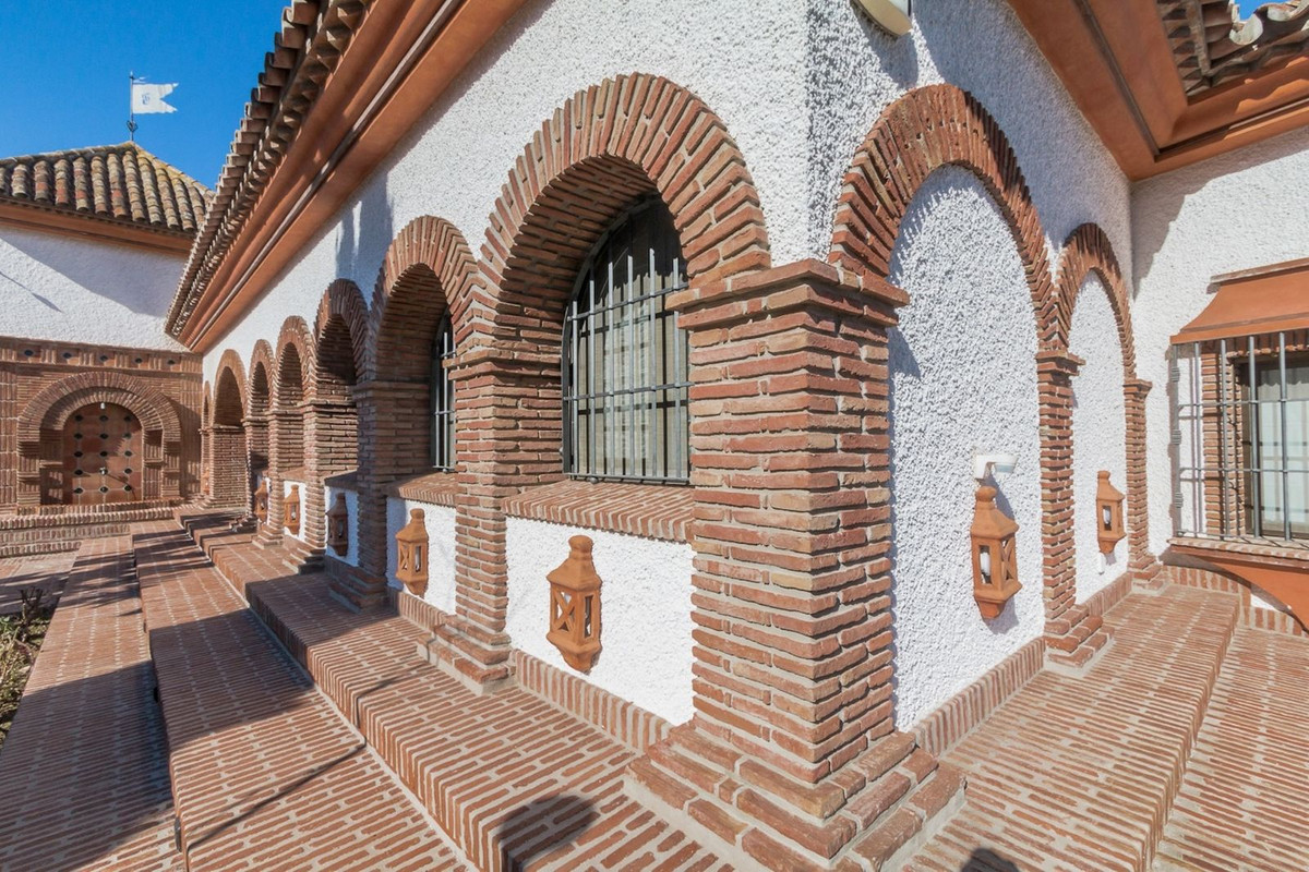Huis te koop in Costabella | 4 slaapkamers H4621810