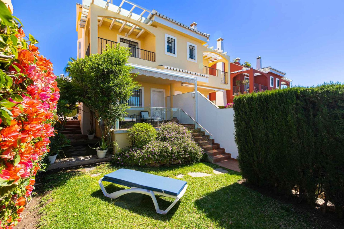 Semi-Vrijstaande Villa in Costabella-1