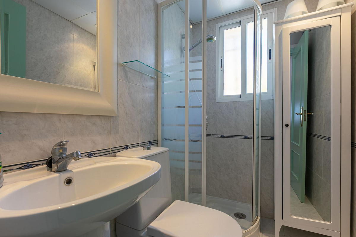 Semi-Vrijstaande Villa in Costabella-11