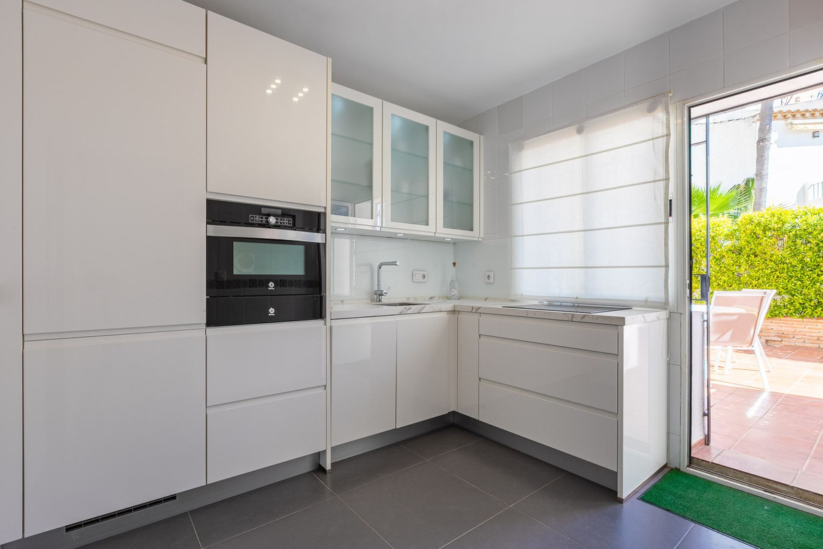 Semi-Vrijstaande Villa in Costabella-12