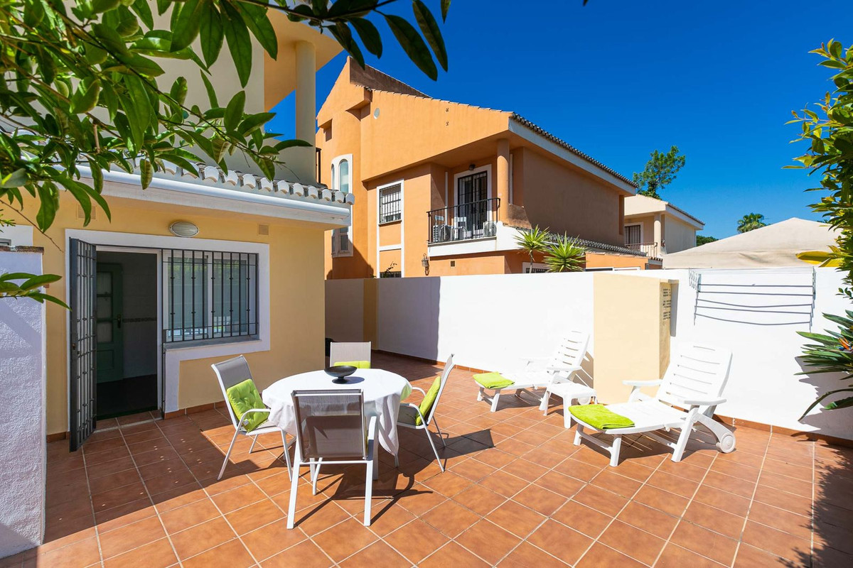 Semi-Vrijstaande Villa in Costabella-14