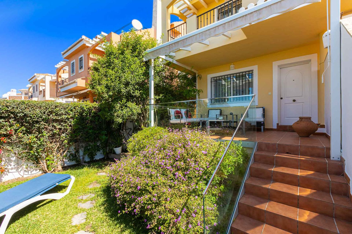 Semi-Vrijstaande Villa in Costabella-28