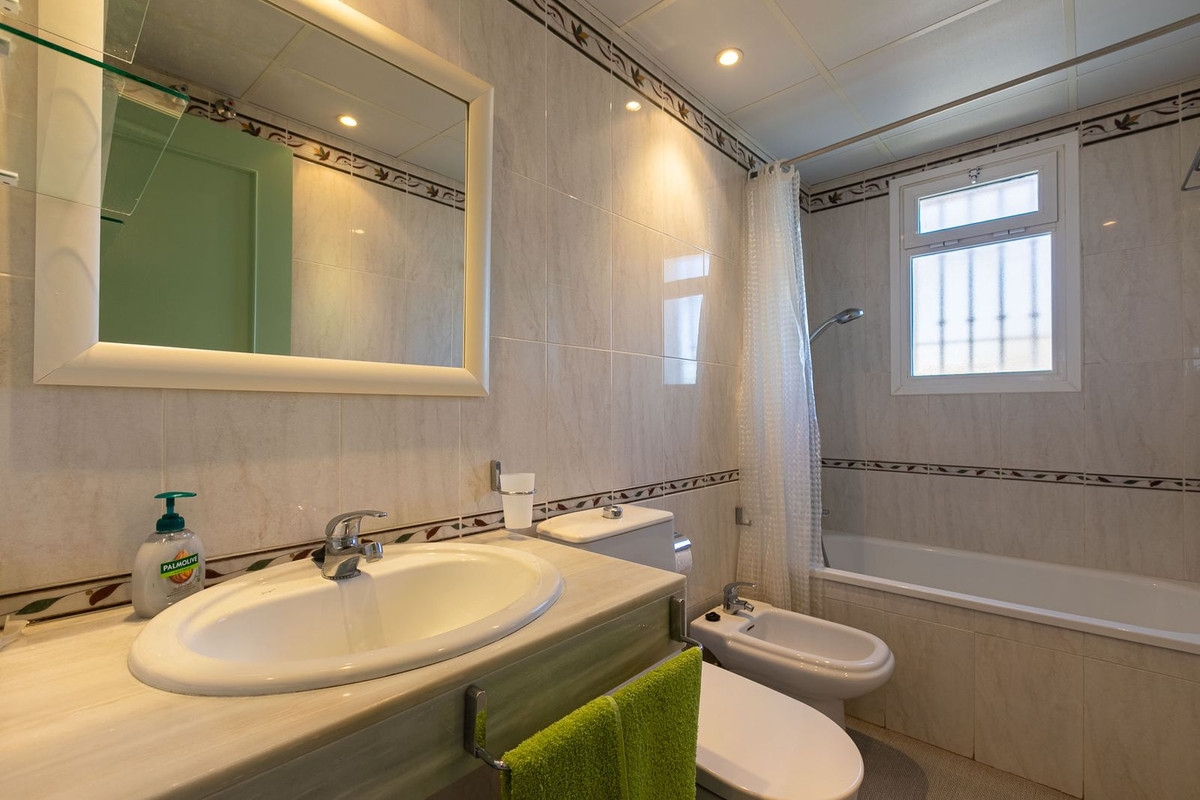 Semi-Vrijstaande Villa in Costabella-31