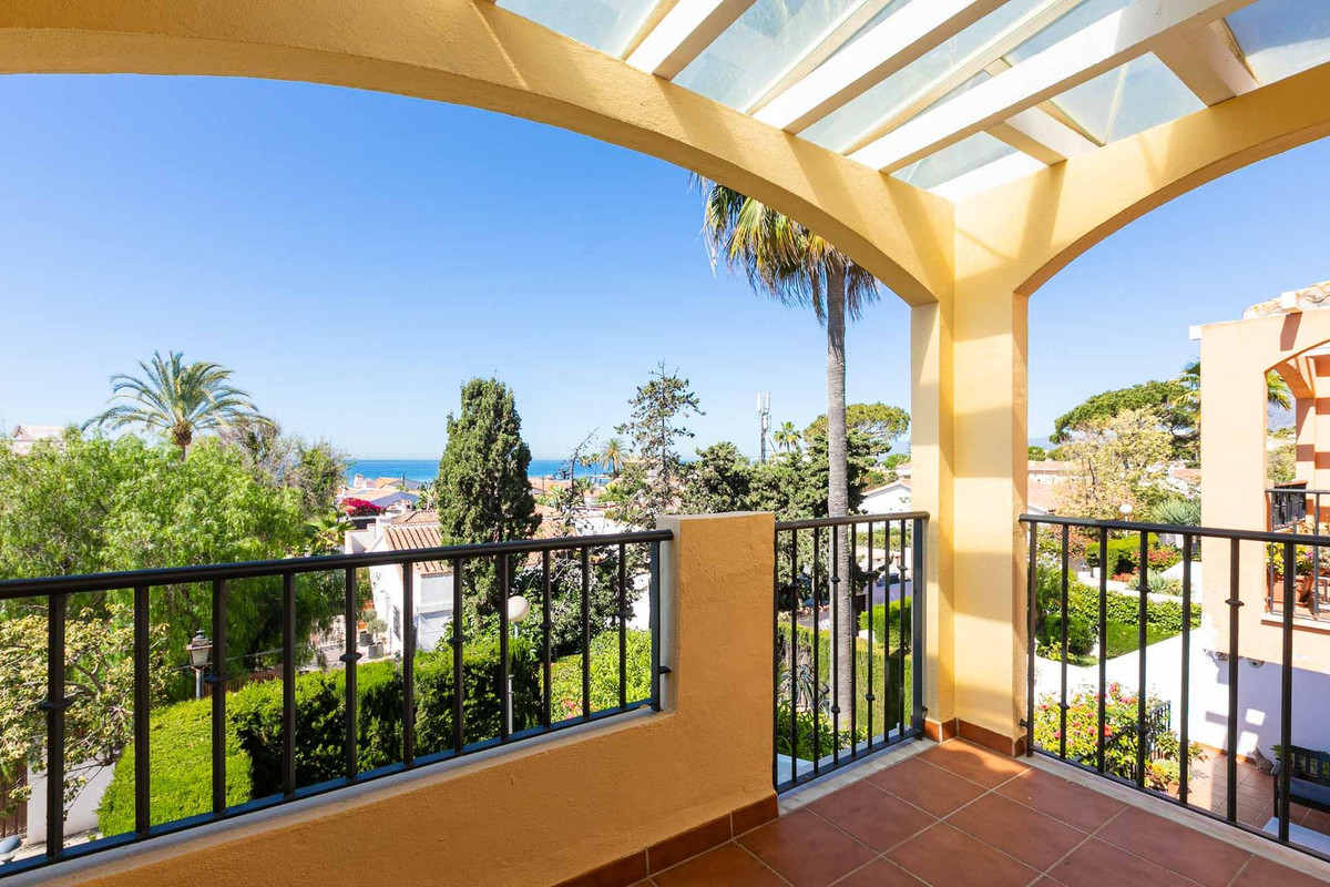 Semi-Vrijstaande Villa in Costabella-35