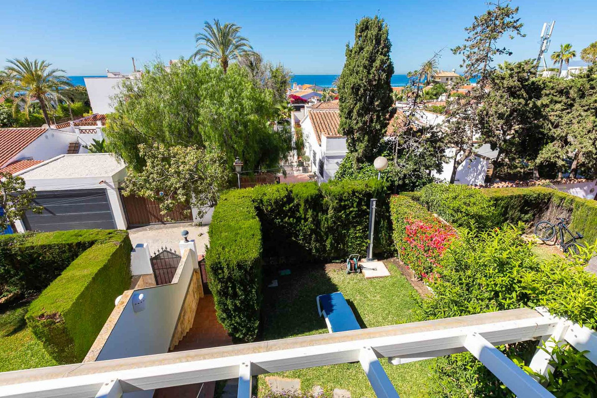 Semi-Vrijstaande Villa in Costabella-36
