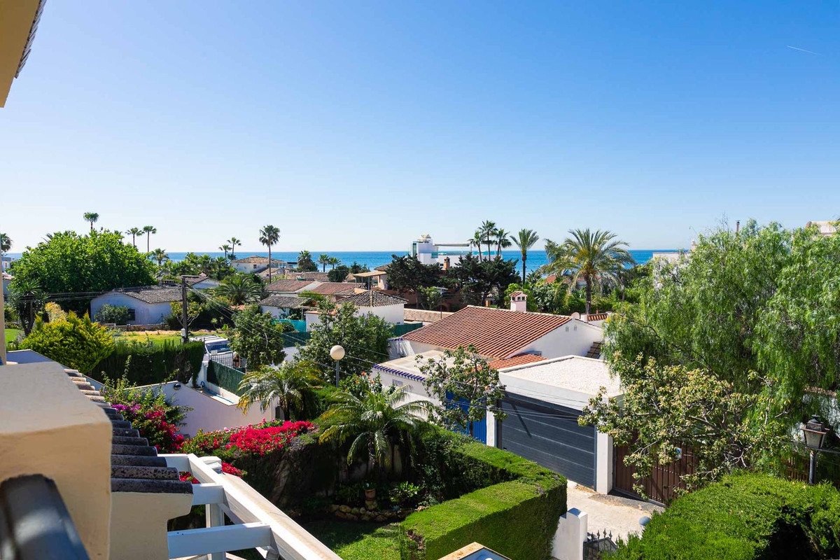 Semi-Vrijstaande Villa in Costabella-37