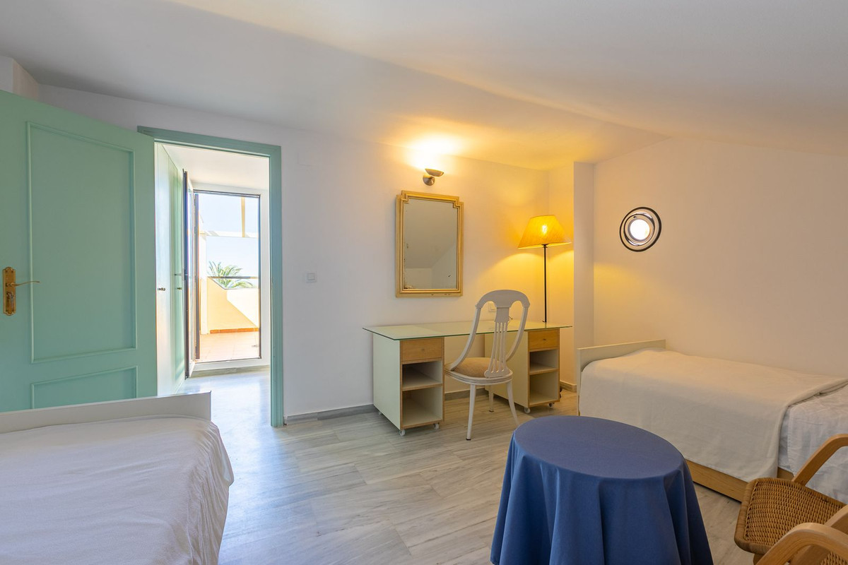 Semi-Vrijstaande Villa in Costabella-42