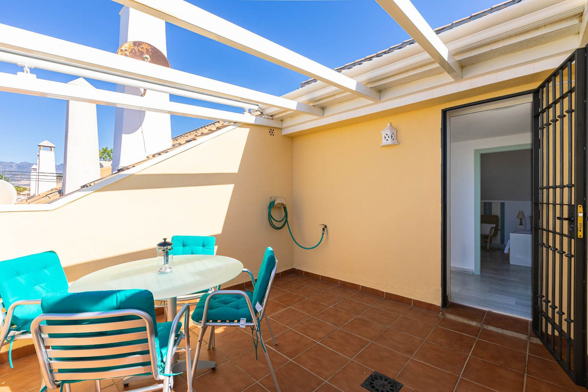 Semi-Vrijstaande Villa in Costabella-43
