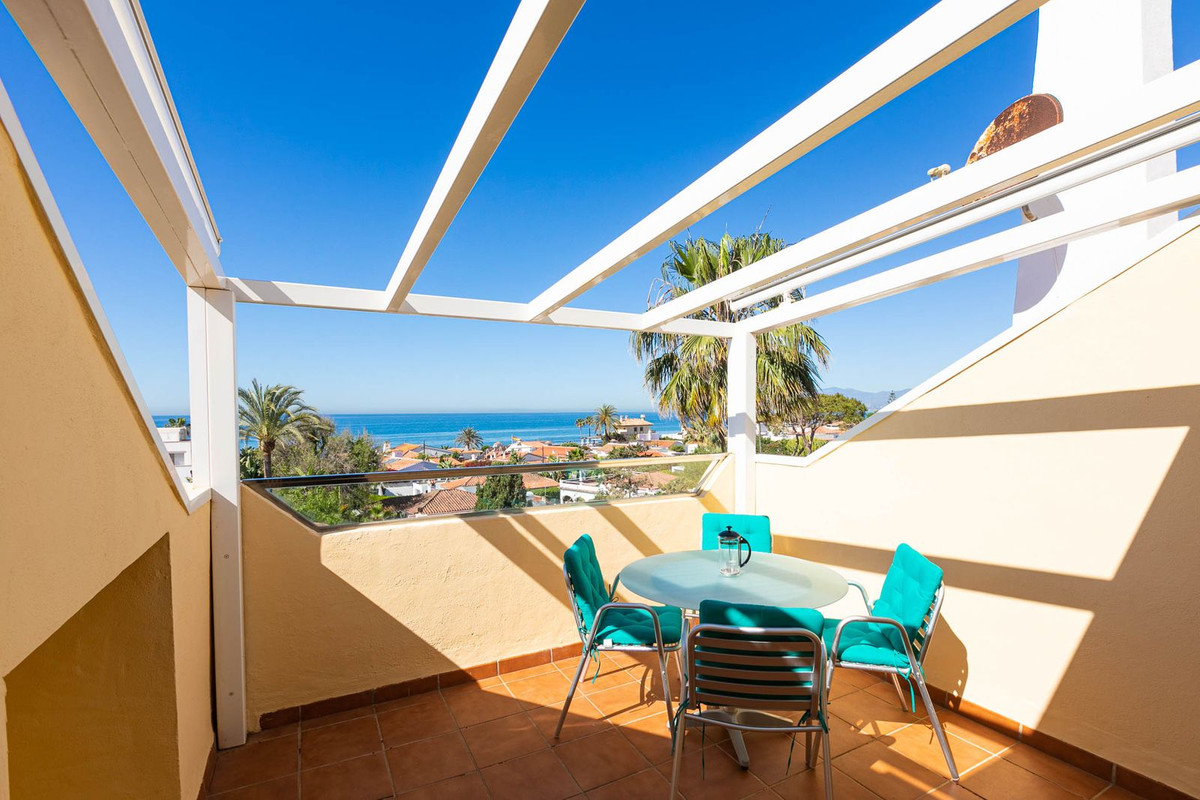 Semi-Vrijstaande Villa in Costabella-44