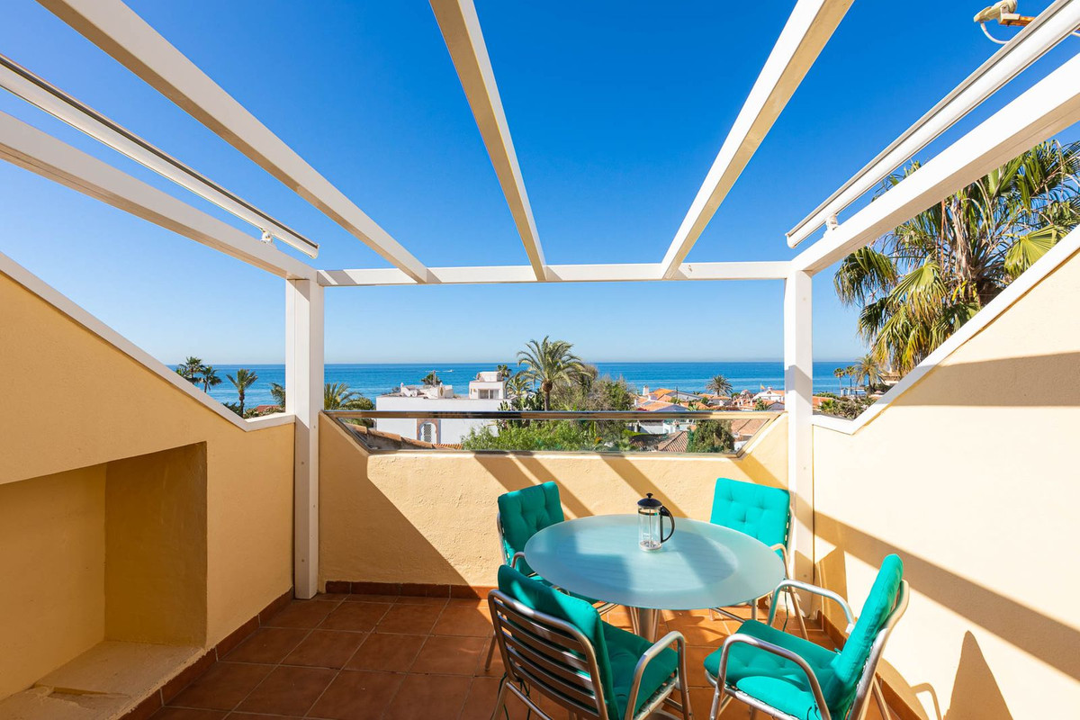 Semi-Vrijstaande Villa in Costabella-45