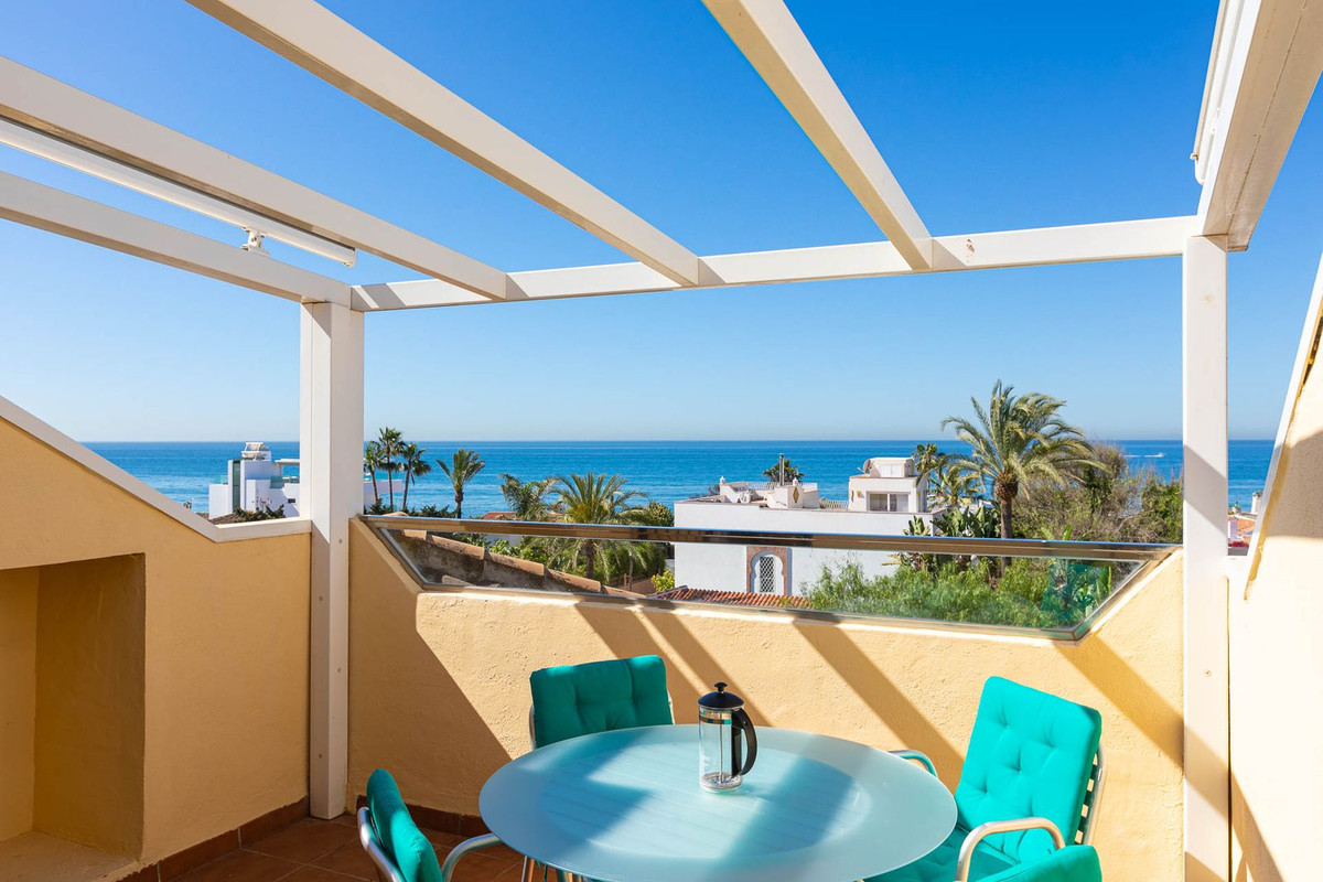 Semi-Vrijstaande Villa in Costabella-46