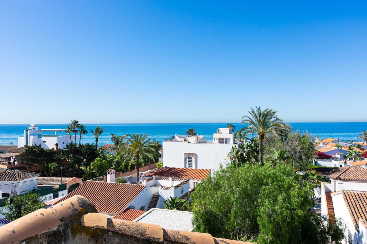 Semi-Vrijstaande Villa in Costabella-47