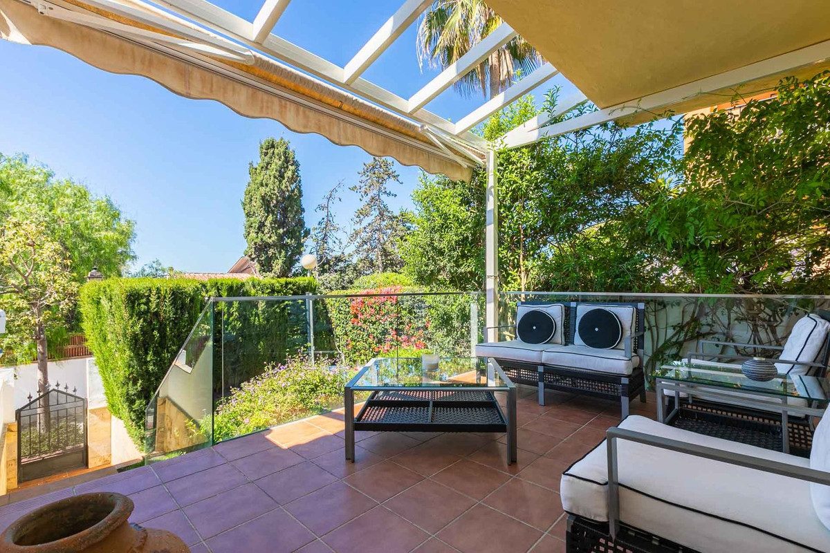 Semi-Vrijstaande Villa in Costabella-52