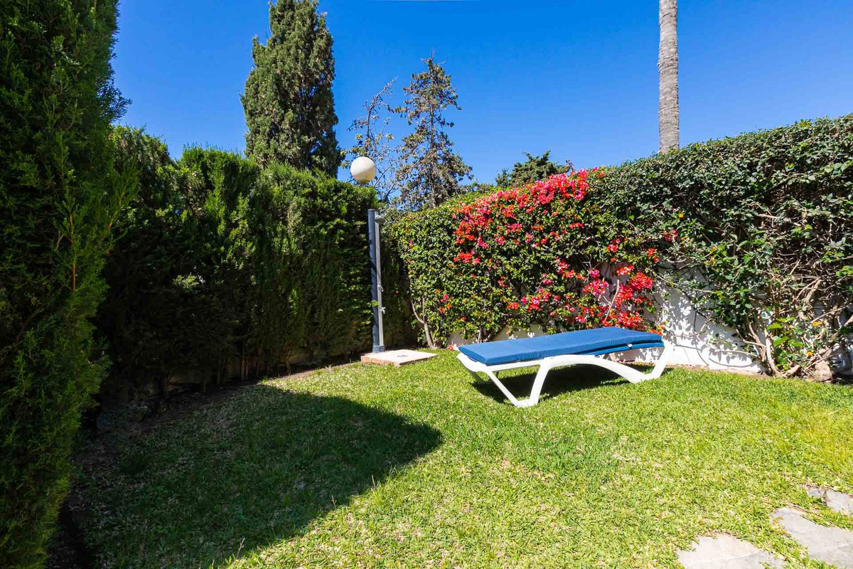 Semi-Vrijstaande Villa in Costabella-53