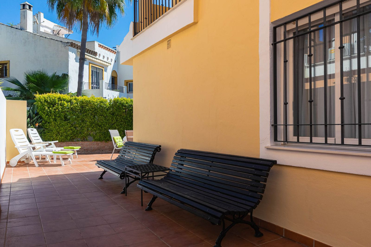 Semi-Vrijstaande Villa in Costabella-56