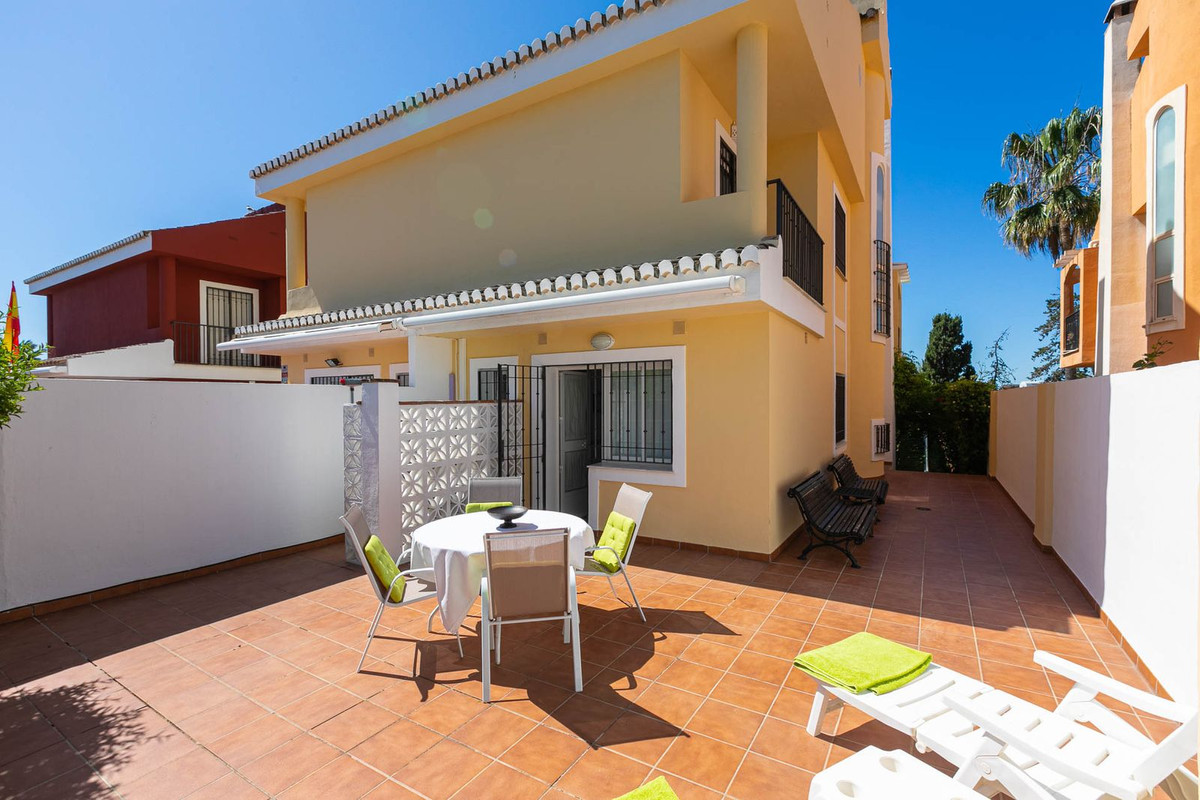 Semi-Vrijstaande Villa in Costabella-59