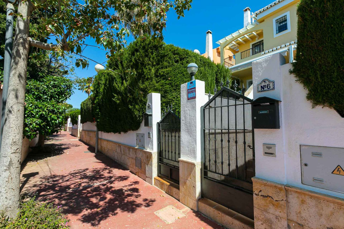 Semi-Vrijstaande Villa in Costabella-60
