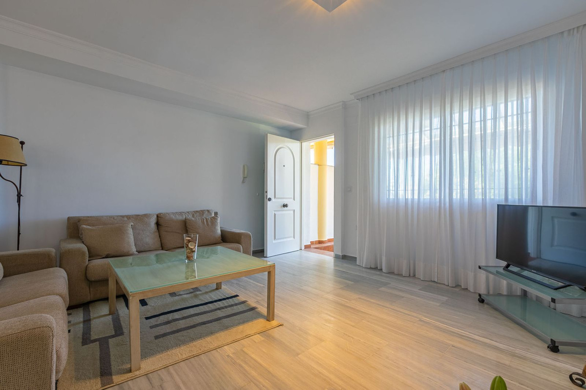Semi-Vrijstaande Villa in Costabella-61