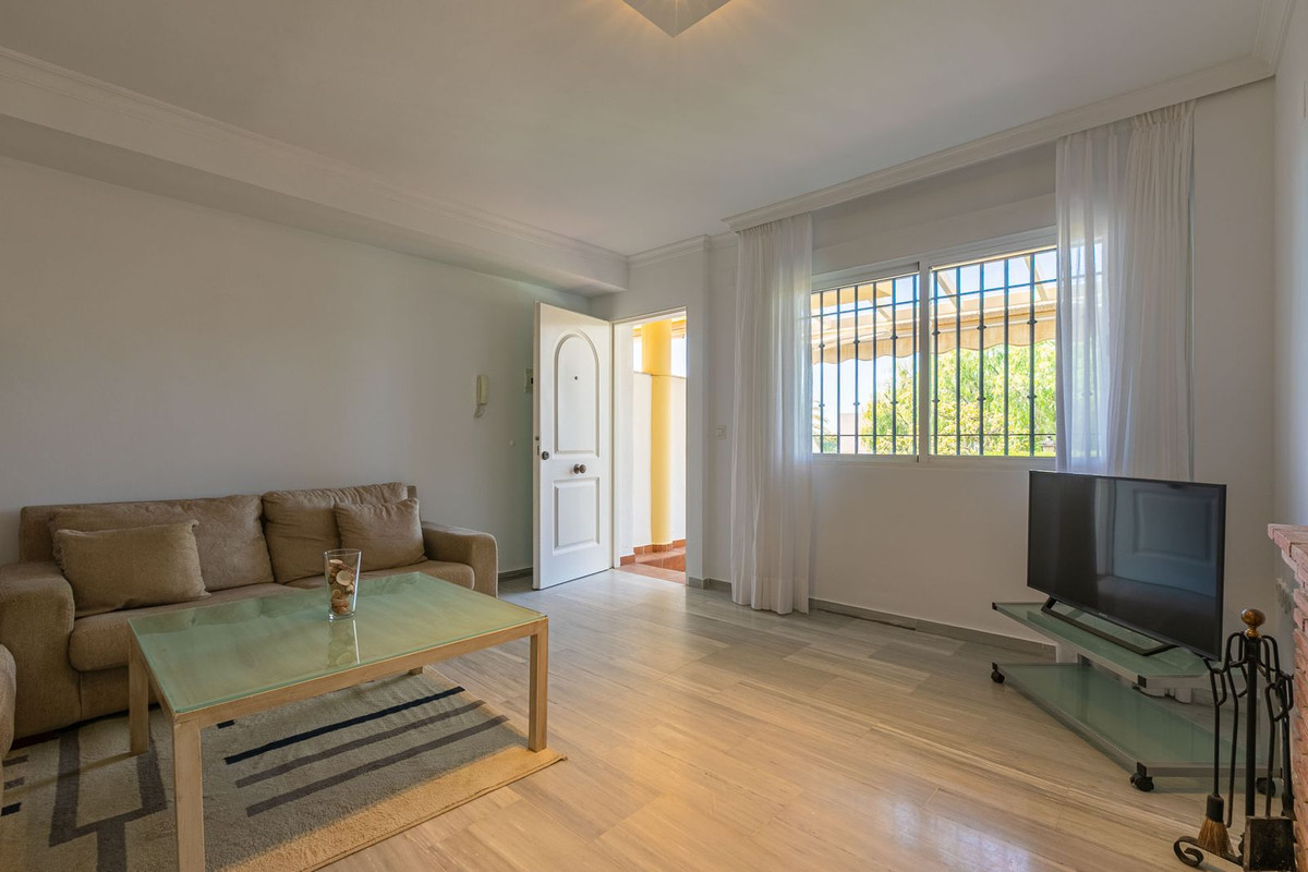 Semi-Vrijstaande Villa in Costabella-62
