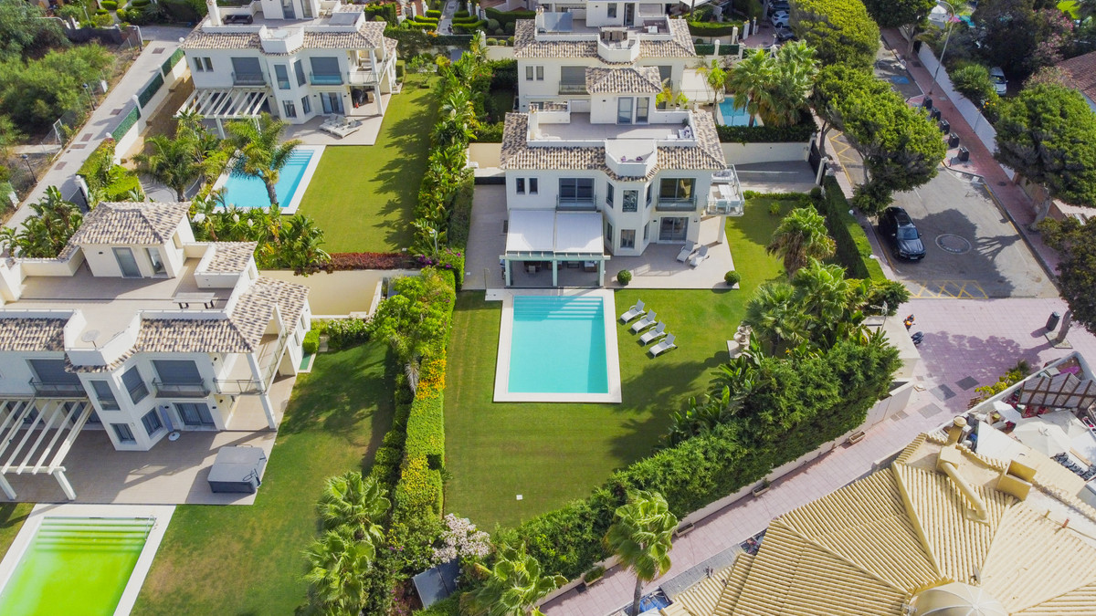 Vrijstaande Villa in Costabella-13