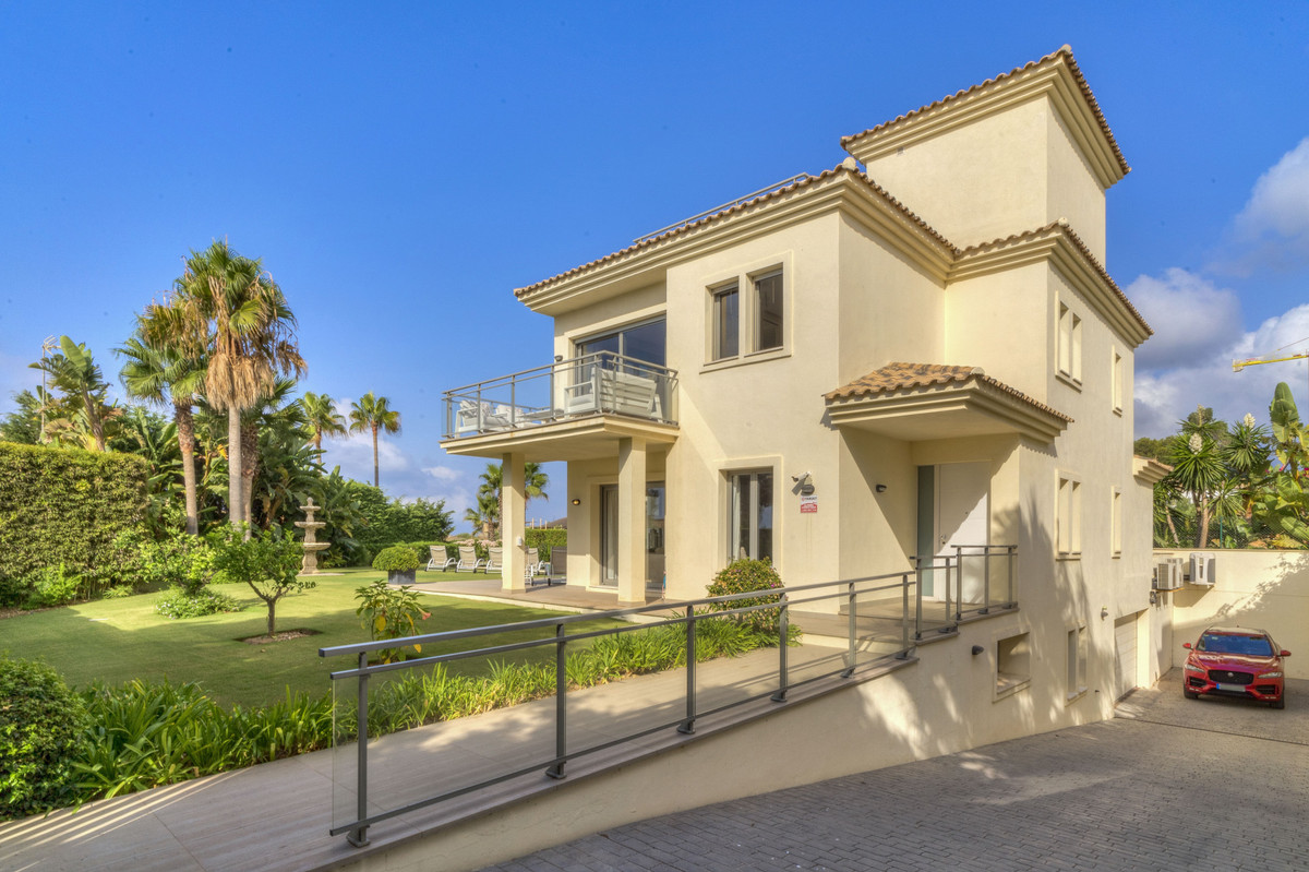 Vrijstaande Villa in Costabella-36