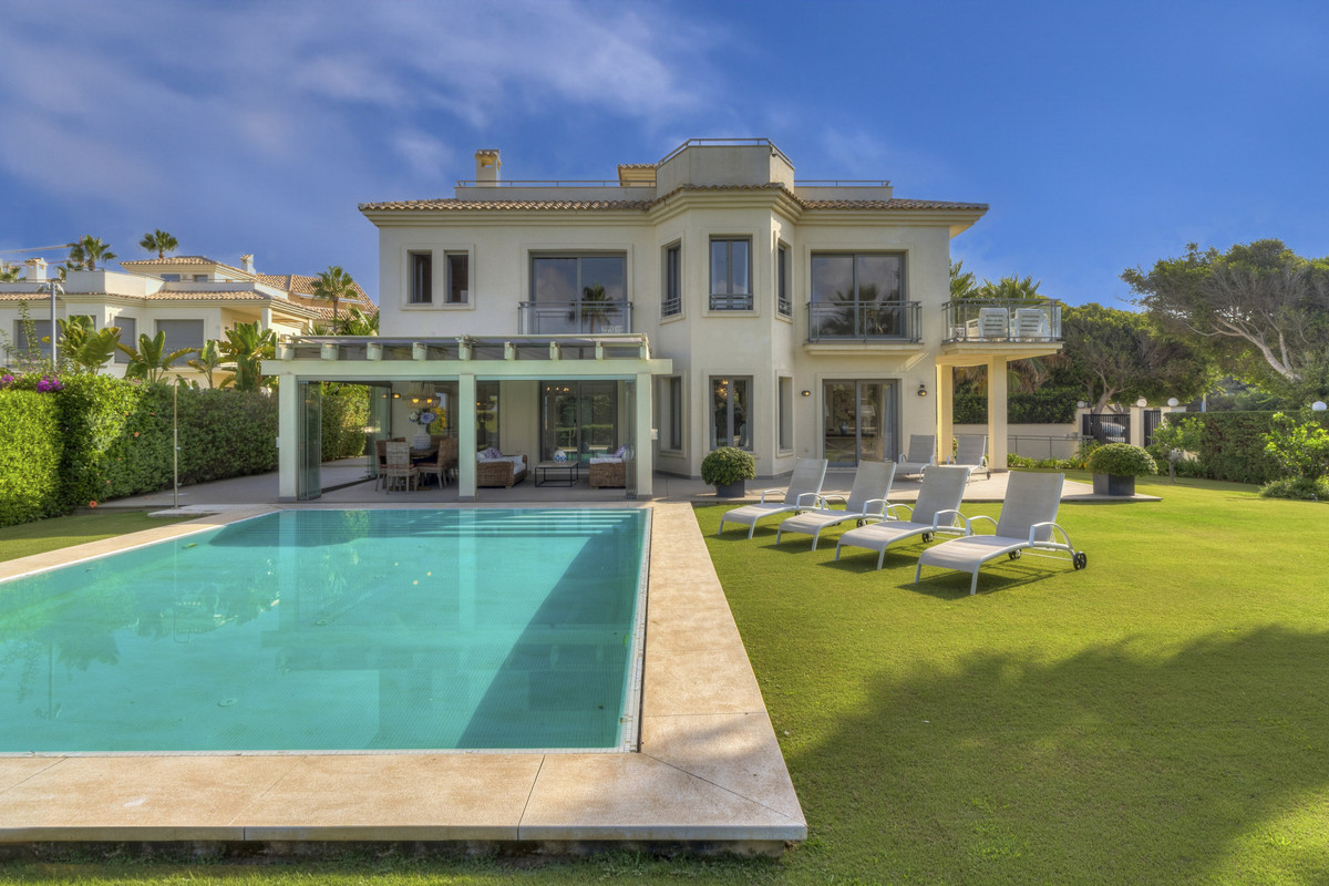 Vrijstaande Villa in Costabella-7