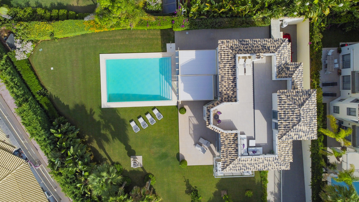 Vrijstaande Villa in Costabella-9