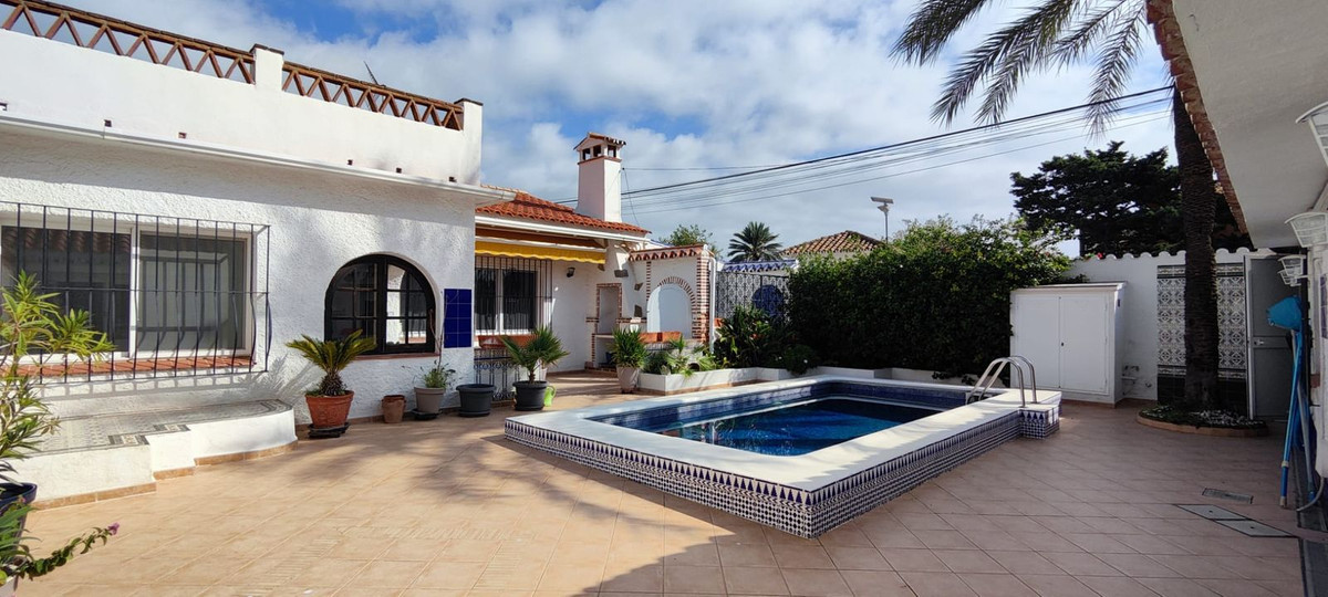 Vrijstaande Villa in Costabella-1