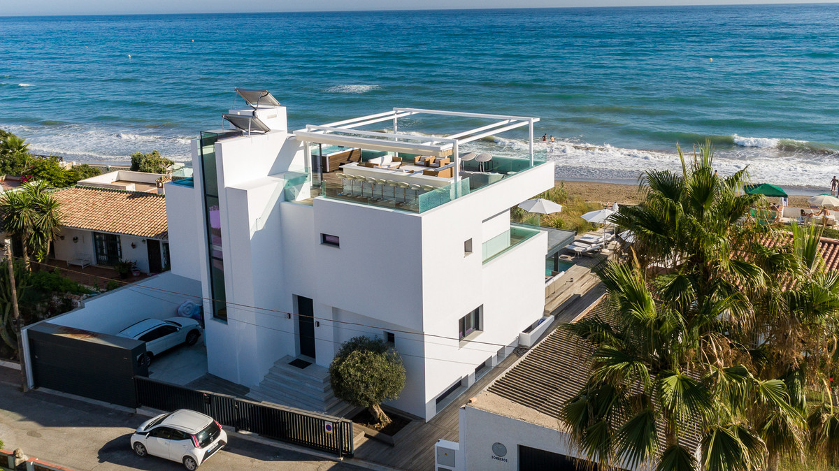 Vrijstaande Villa in Costabella-16