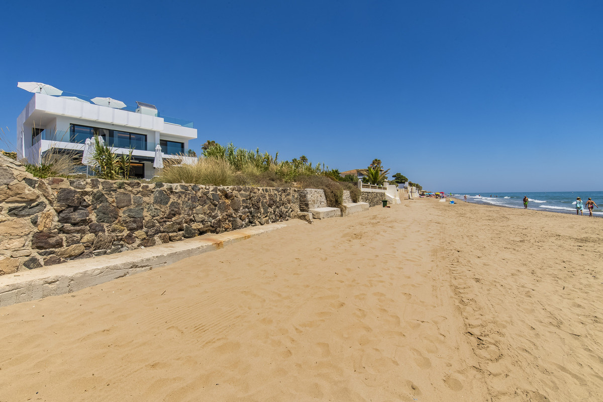 Vrijstaande Villa in Costabella-18