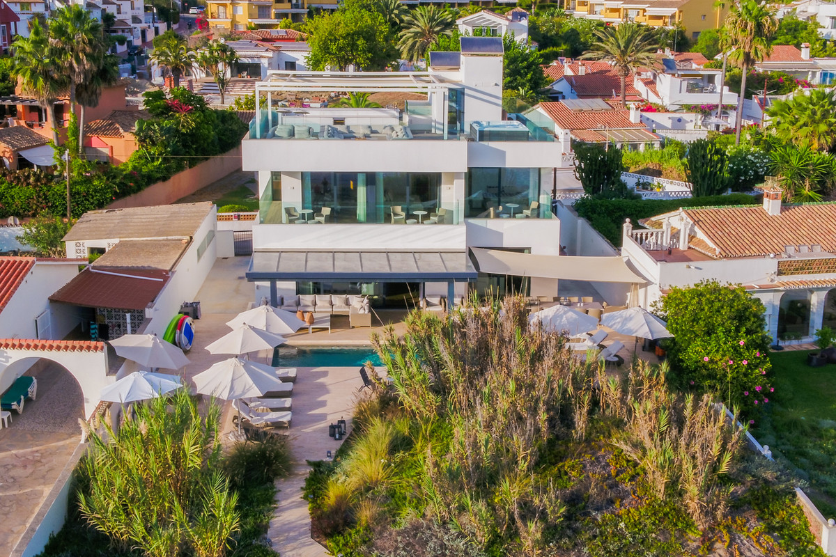 Vrijstaande Villa in Costabella-32