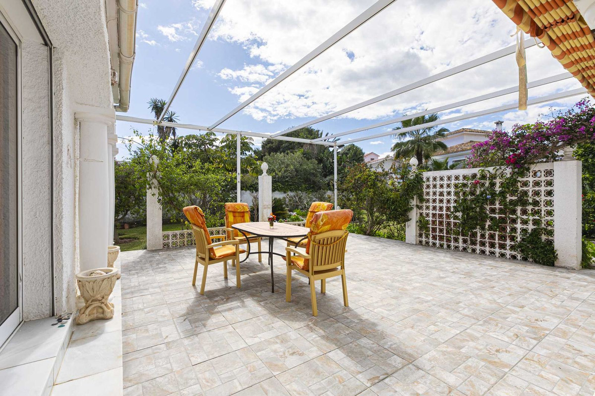 Vrijstaande Villa in Costabella-11