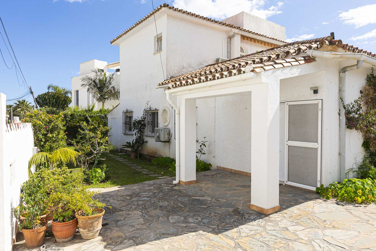 Vrijstaande Villa in Costabella-15