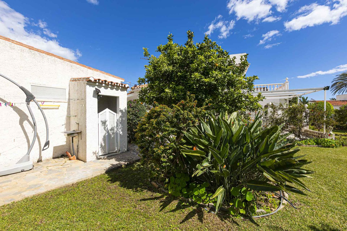 Vrijstaande Villa in Costabella-18