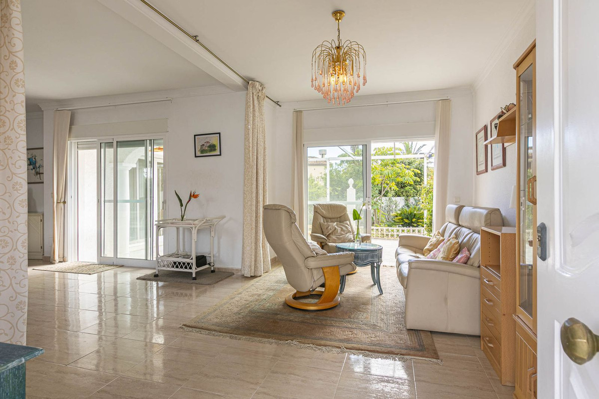 Vrijstaande Villa in Costabella-19