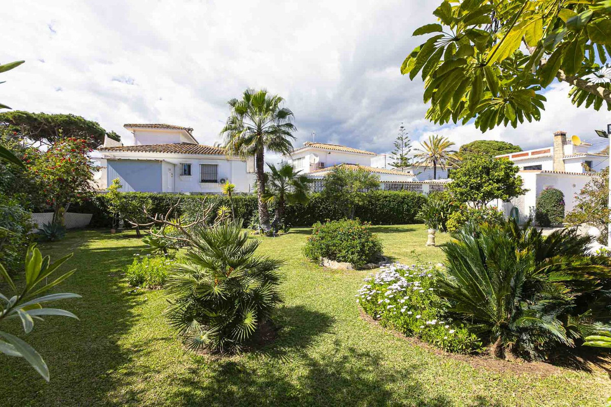 Vrijstaande Villa in Costabella-29