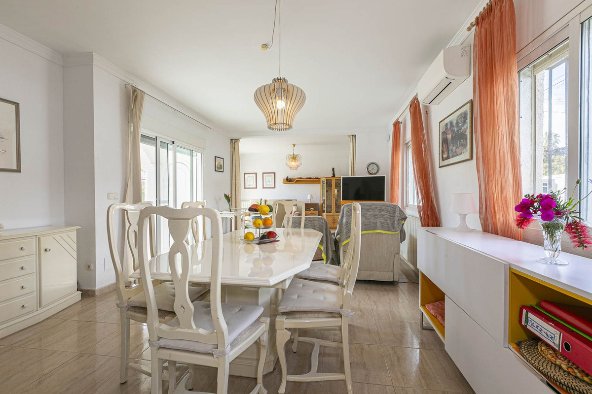 Vrijstaande Villa in Costabella-32