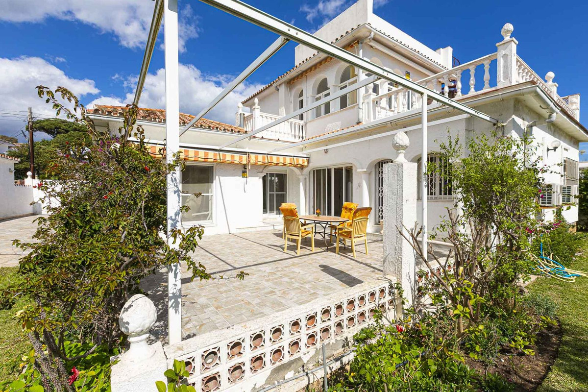 Vrijstaande Villa in Costabella-47