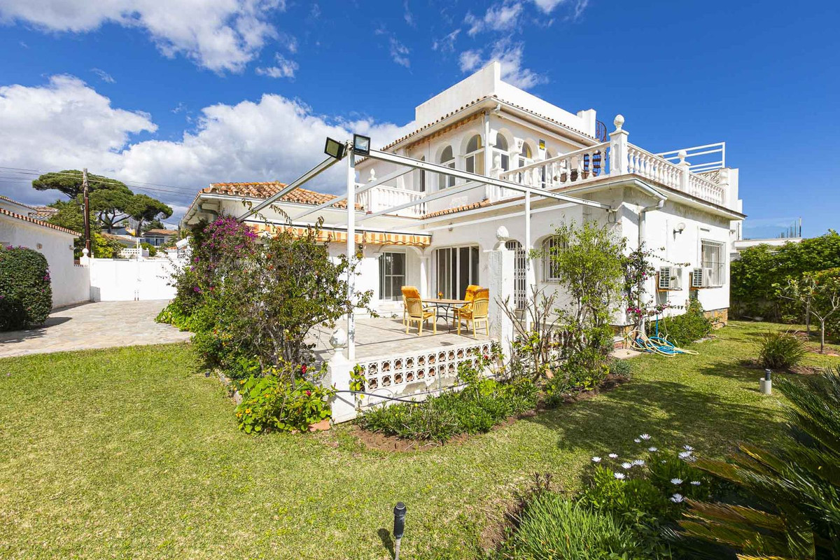 Vrijstaande Villa in Costabella-6
